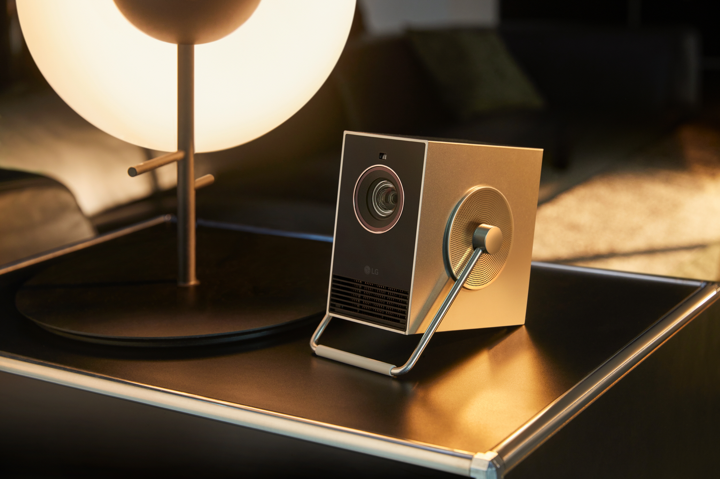 CINEBEAM Q